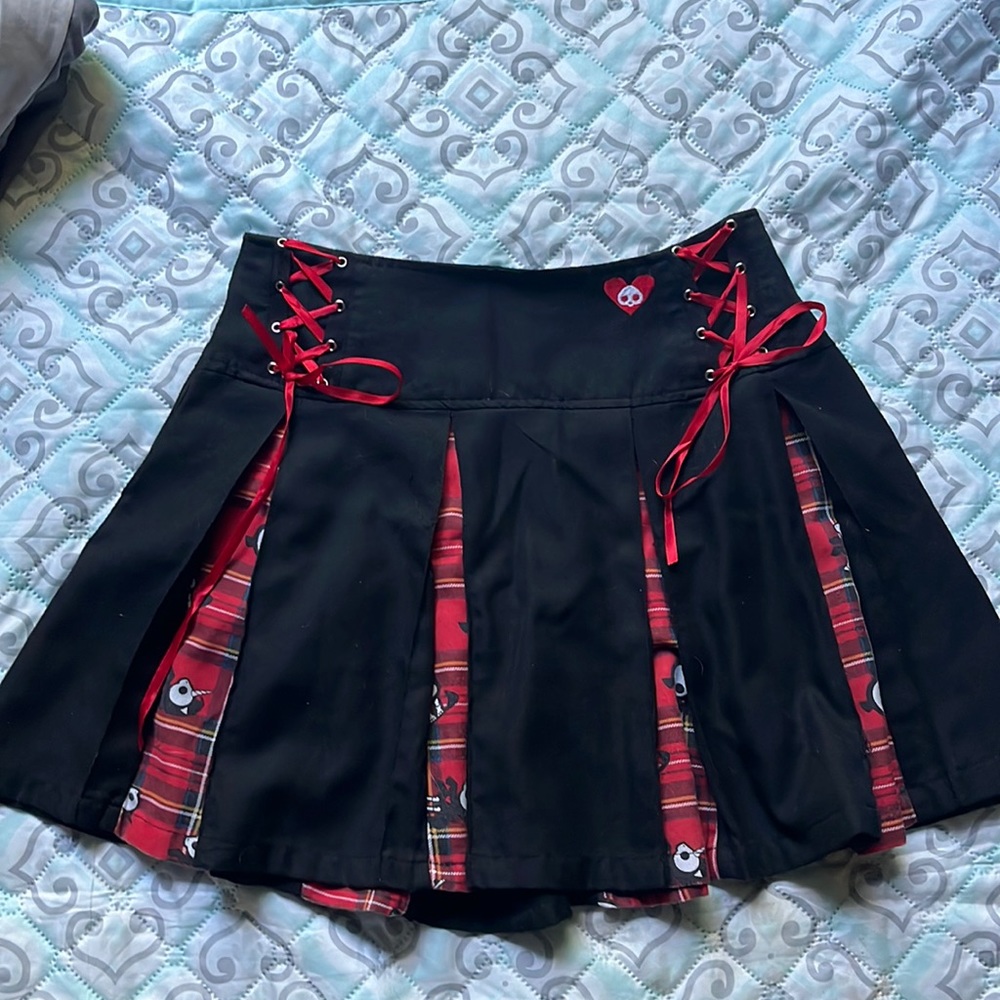 hot topic skelanimals plaid contrast pleated skirt with red lace up ribbons